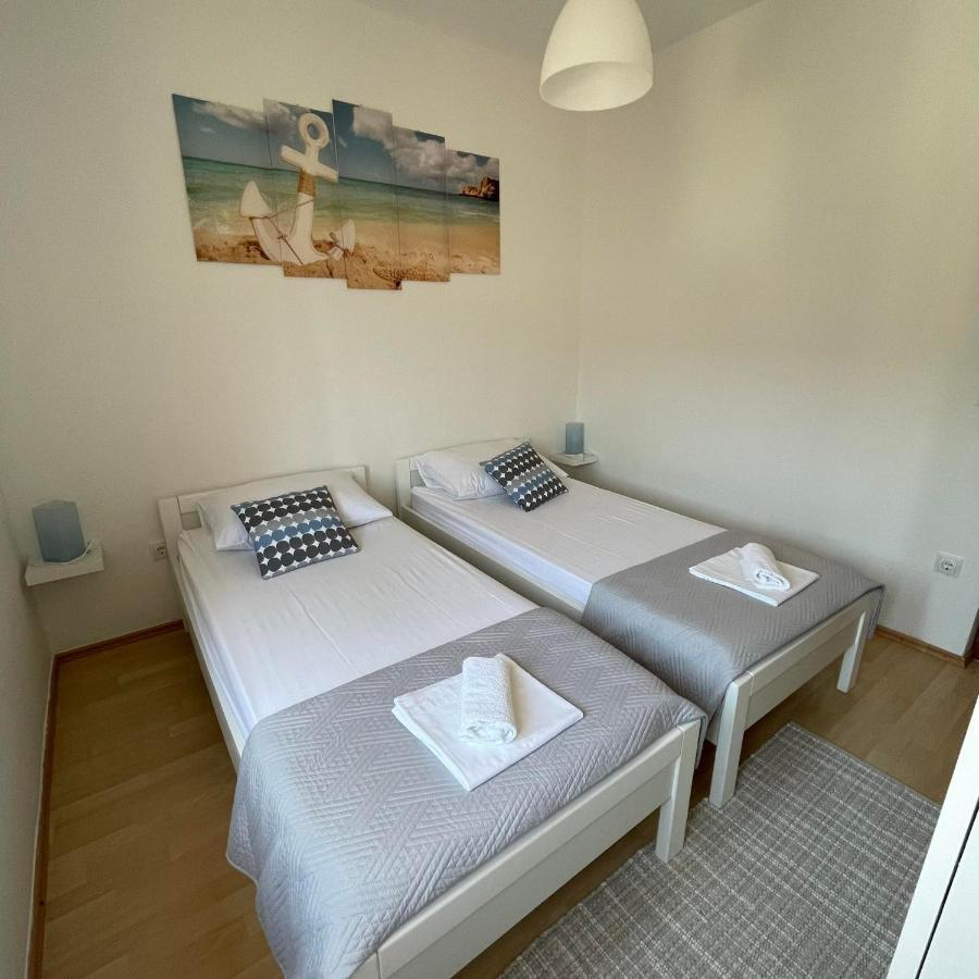 Apartman Emilija Vinišće Eksteriør bilde