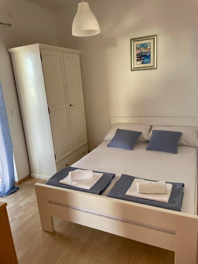 Apartman Emilija Vinišće Eksteriør bilde