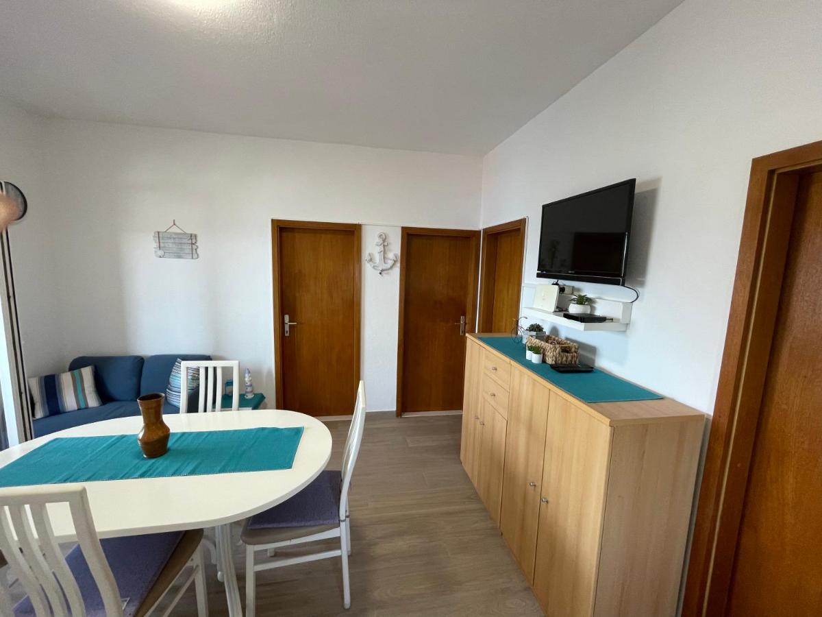 Apartman Emilija Vinišće Eksteriør bilde