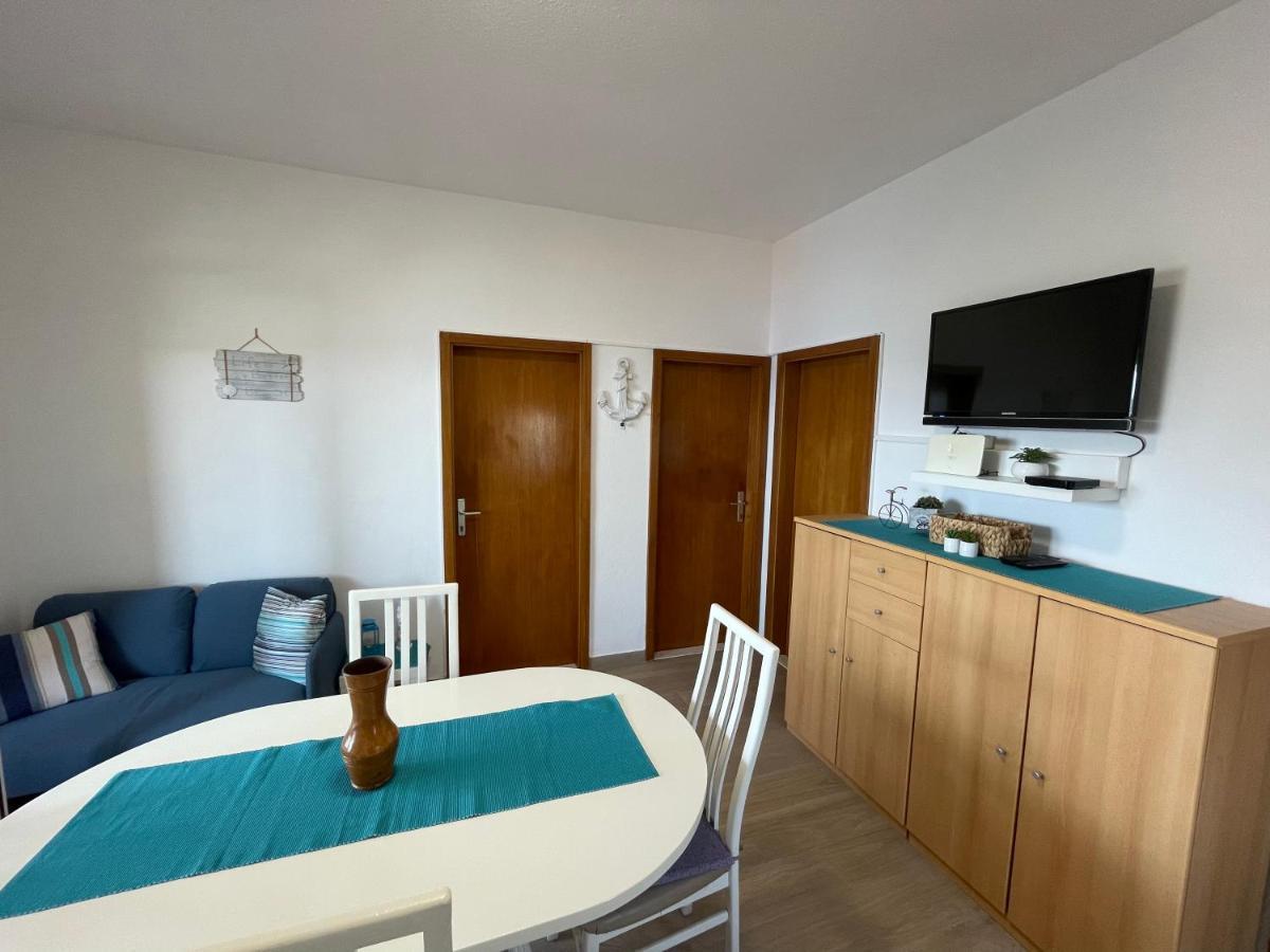 Apartman Emilija Vinišće Eksteriør bilde