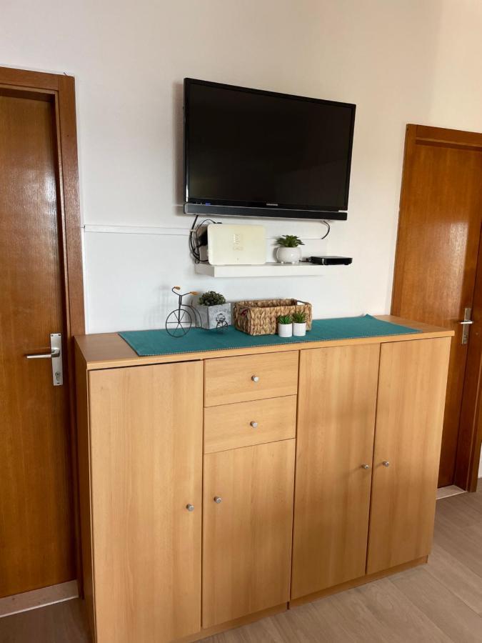 Apartman Emilija Vinišće Eksteriør bilde