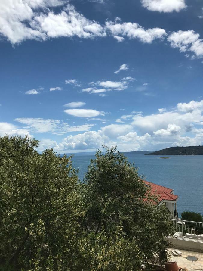 Apartman Emilija Vinišće Eksteriør bilde
